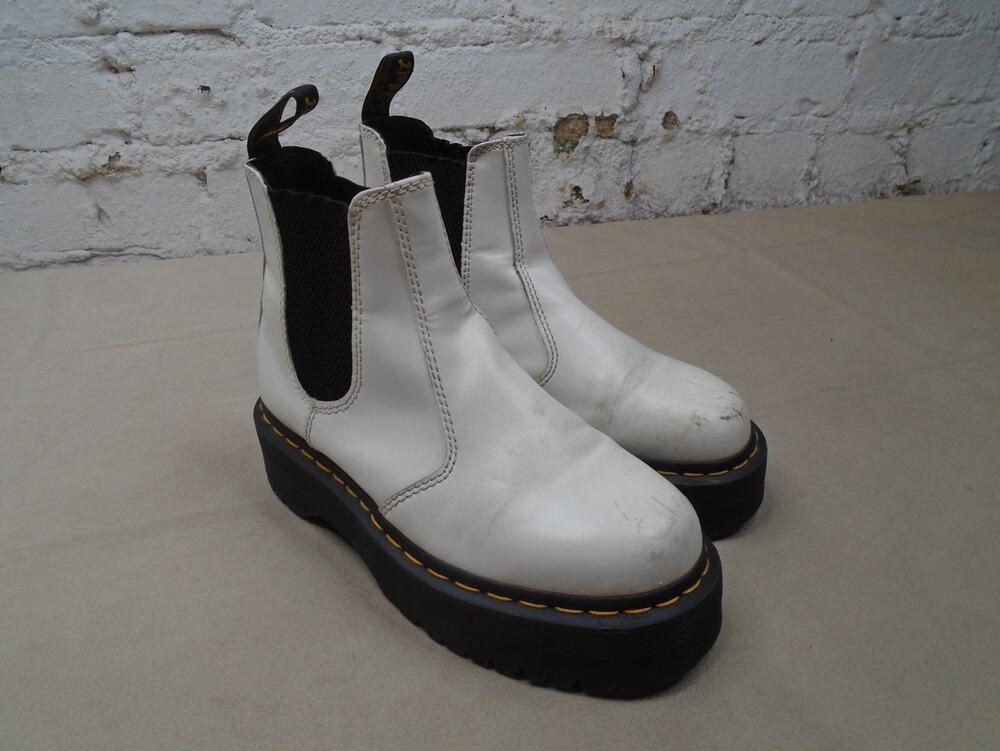 Women’s Dr. Doc Martens 2976 Quad Platform Chelsea Boots White Size 7